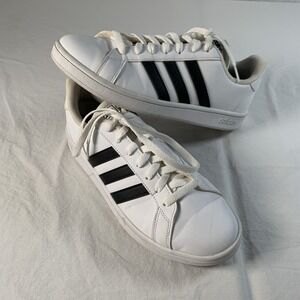 ADIDAS Mens Size 8.5 GRAND COURT BASE Tennis Shoes Sneakers Style EE7904 EUC
